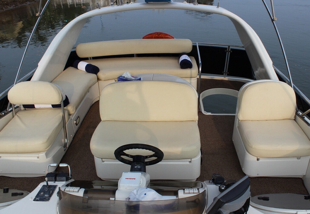 fairline-yacht-rental-boat-goa-8.jpg